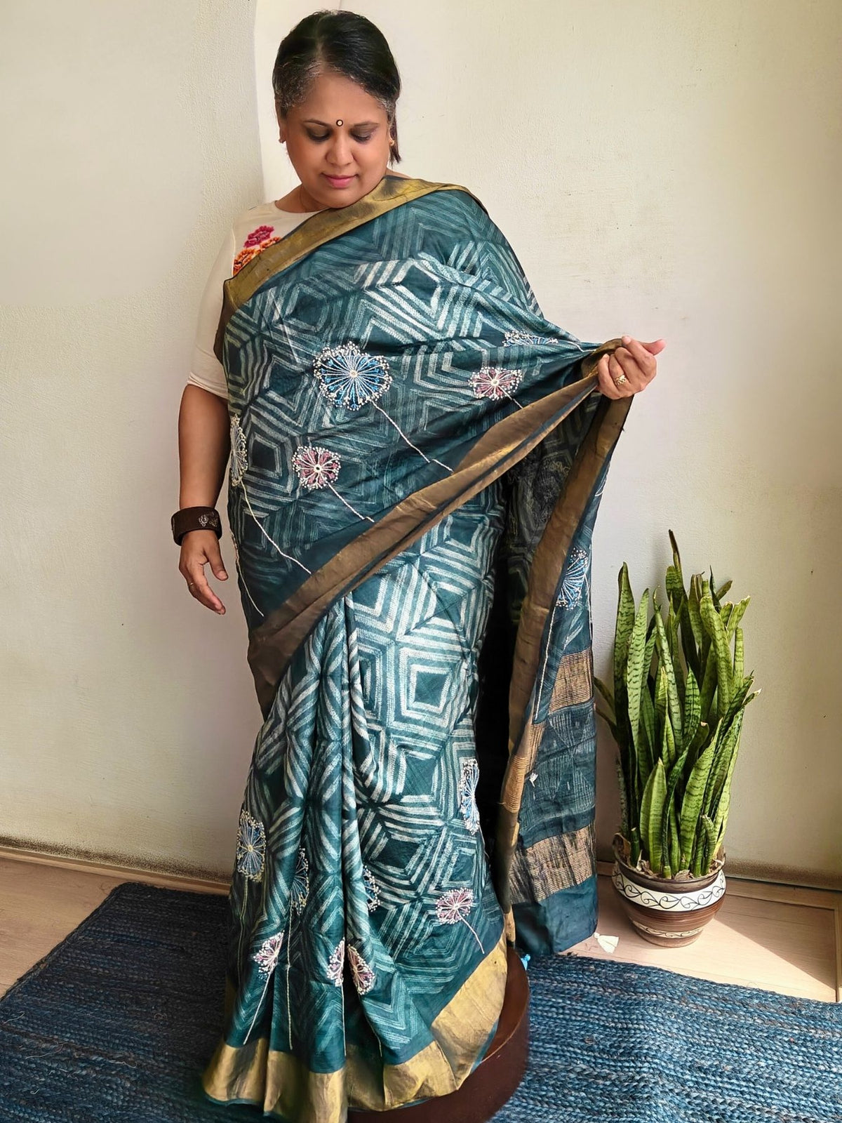 Singhaparni Grey Shibori with Embroidery Saree
