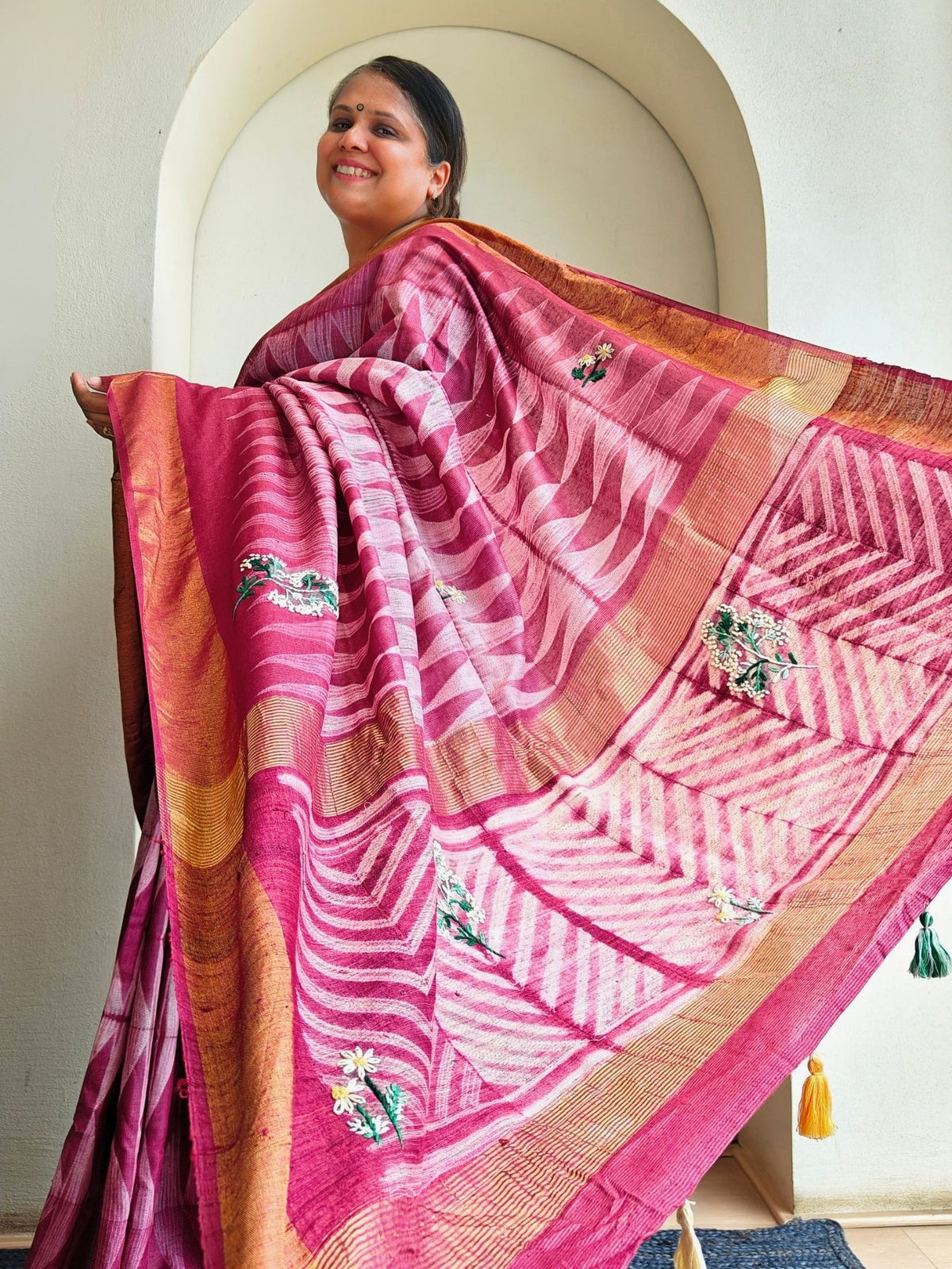 Singhaparni Dustypink Shibori with Embroidery Saree